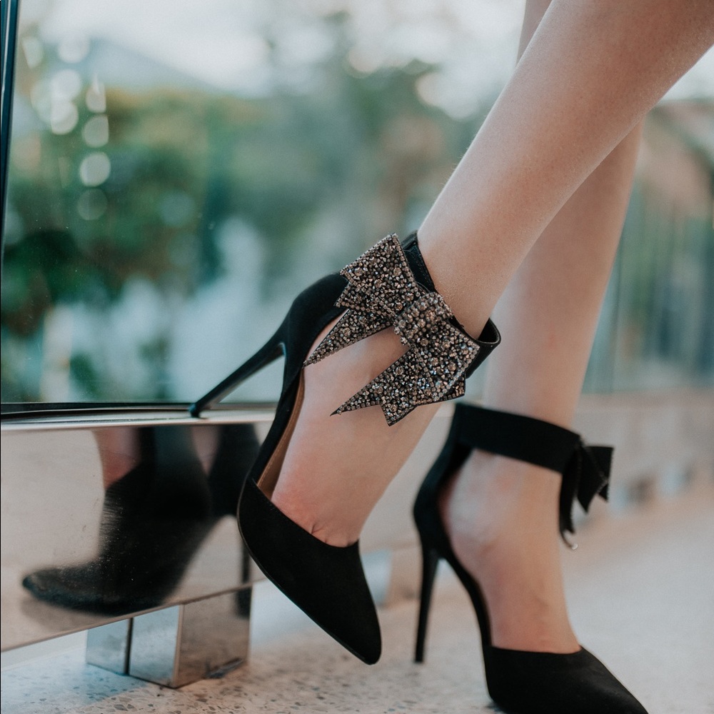 Cute bow heels